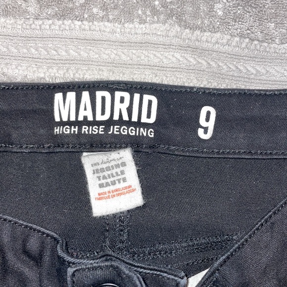 High rise black skinny jegging 🖤 - Picture 3 of 4